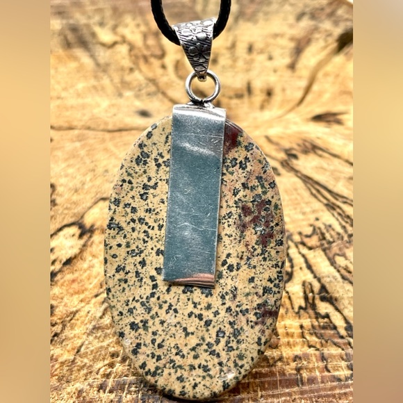 Large Dalmatian Stone Crystal Pendant 2 1/2” - Picture 5 of 11